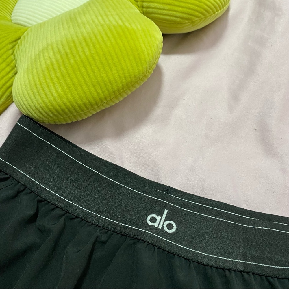 ALO Yoga Black Skort - Picture 3 of 7